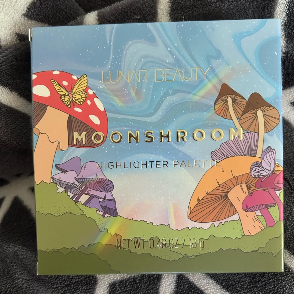 4- piece set Lunar Highlighter Palette, foundation, BB cream & blush.